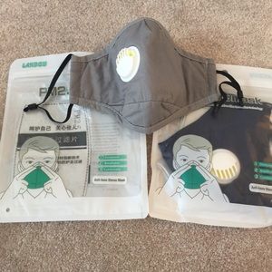 🍒🍒🍒 Set of two masks with filter & pocket for PM25.